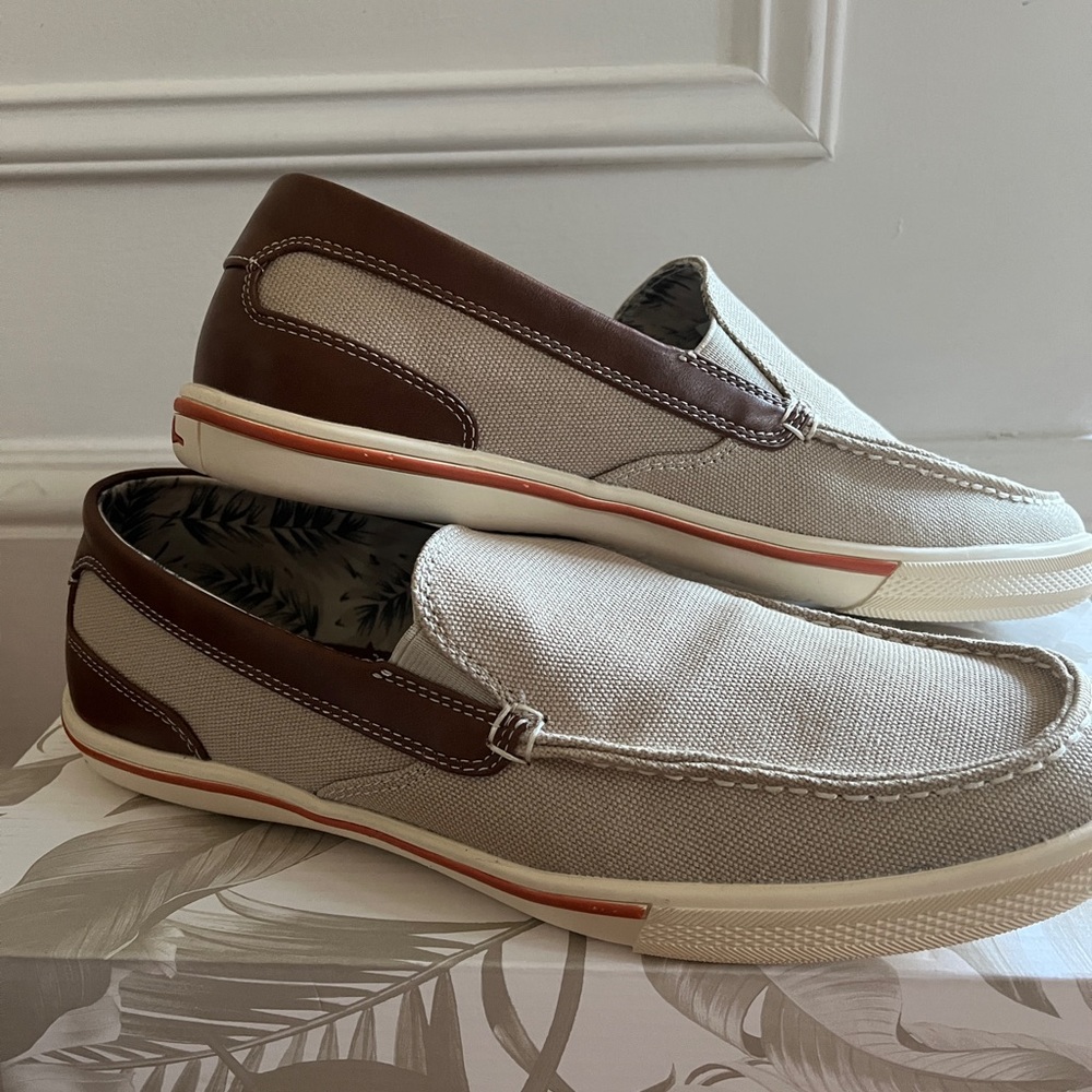 🌟NWT MENS 10.5 TOMMY BAHAMA SLIP ON SNEAKERS🌟